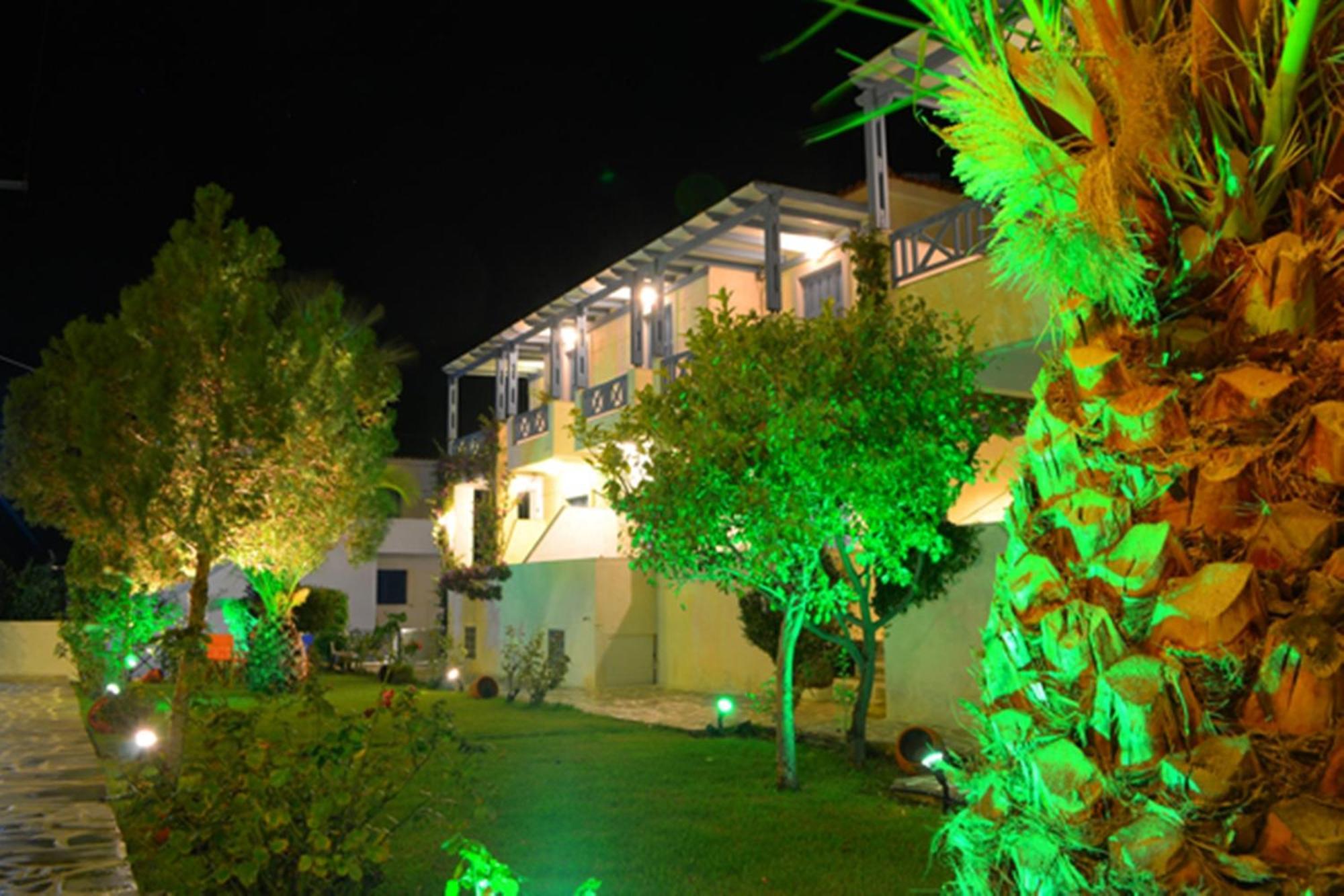 Maistrali Studios Batsíon Dış mekan fotoğraf